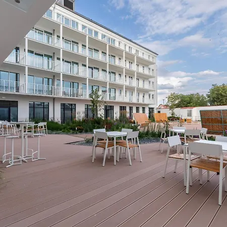 Bulwar Zachodzacego Slonca Z Widokiem Na Morze By Renters