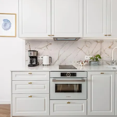 Bulwar Zachodzącego Słońca Z Widokiem Na Morze By Renters *