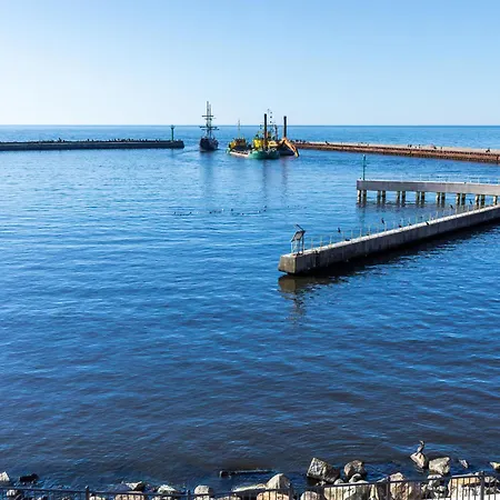 Bulwar Zachodzącego Słońca Z Widokiem Na Morze By Renters *
