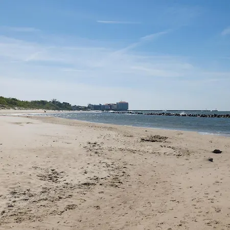 Bulwar Zachodzącego Słońca Z Widokiem Na Morze By Renters Darłówko