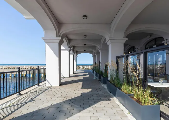 Bulwar Zachodzacego Slonca Z Widokiem Na Morze By Renters *