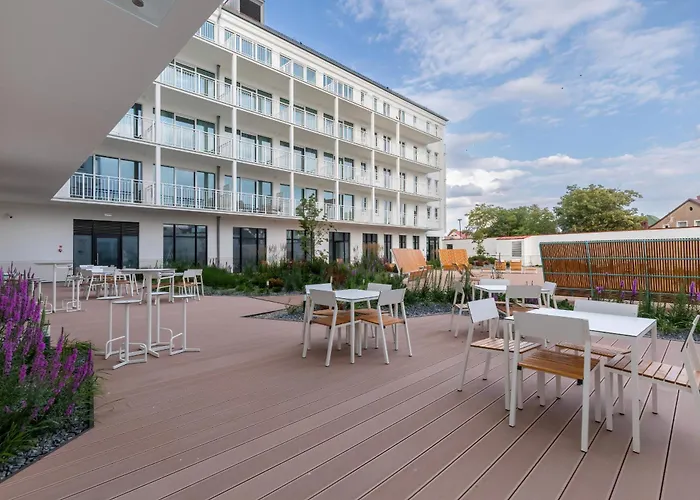 Bulwar Zachodzacego Slonca Z Widokiem Na Morze By Renters