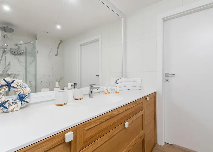 Bulwar Zachodzacego Slonca Z Widokiem Na Morze By Renters * Darlowko