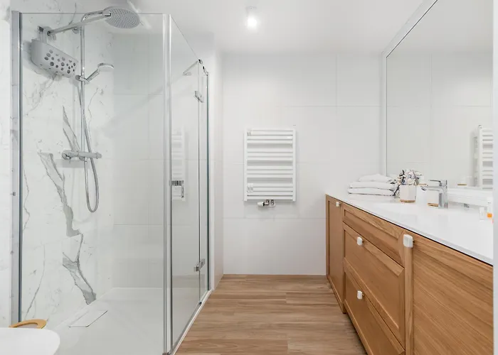 Bulwar Zachodzacego Slonca Z Widokiem Na Morze By Renters Daire *