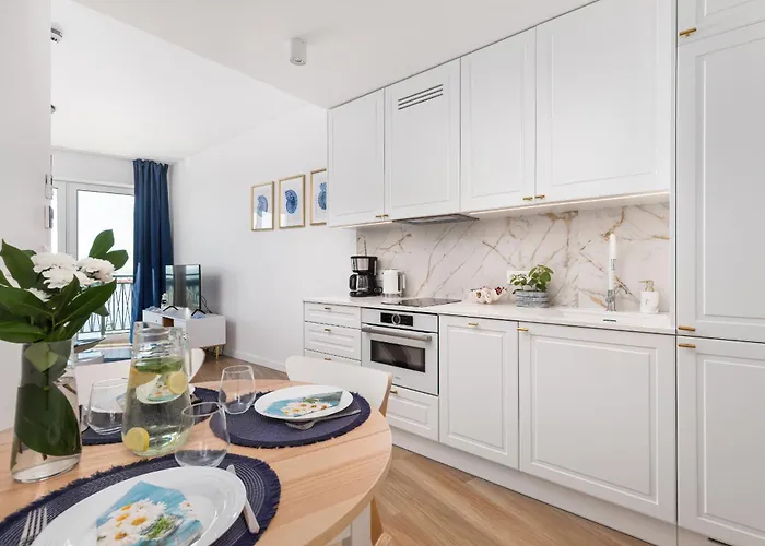 Apartment Bulwar Zachodzacego Slonca Z Widokiem Na Morze By Renters