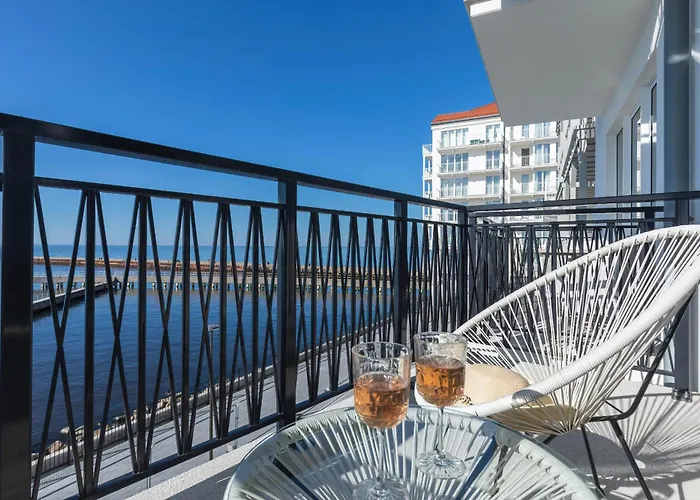 Bulwar Zachodzacego Slonca Z Widokiem Na Morze By Renters * Darlowko