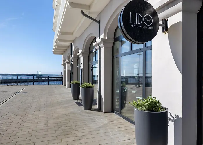 Bulwar Zachodzacego Slonca Z Widokiem Na Morze By Renters *